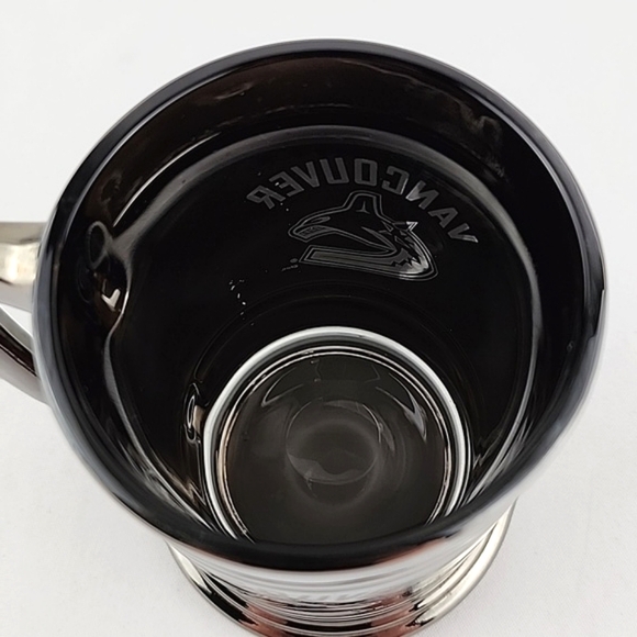 ⭐️3/ $30⭐️ Vancouver Canucks Gunmetal Steel Glass Beer Stein Size 15 OZ - Picture 6 of 12